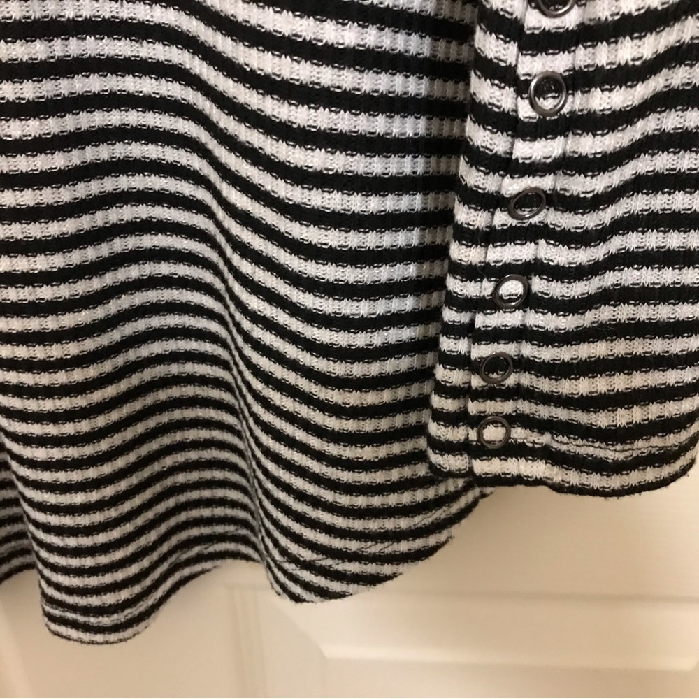 Torrid Size 2 - Picture 6 of 9